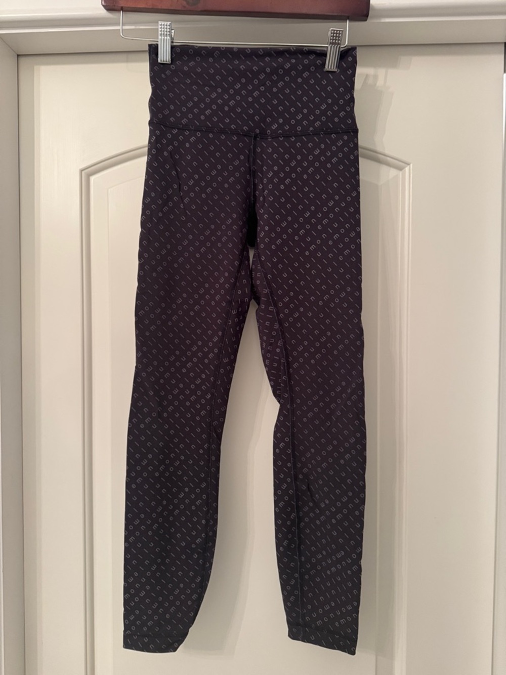 Lululemon  Black Leggings with All-Over Micro Print